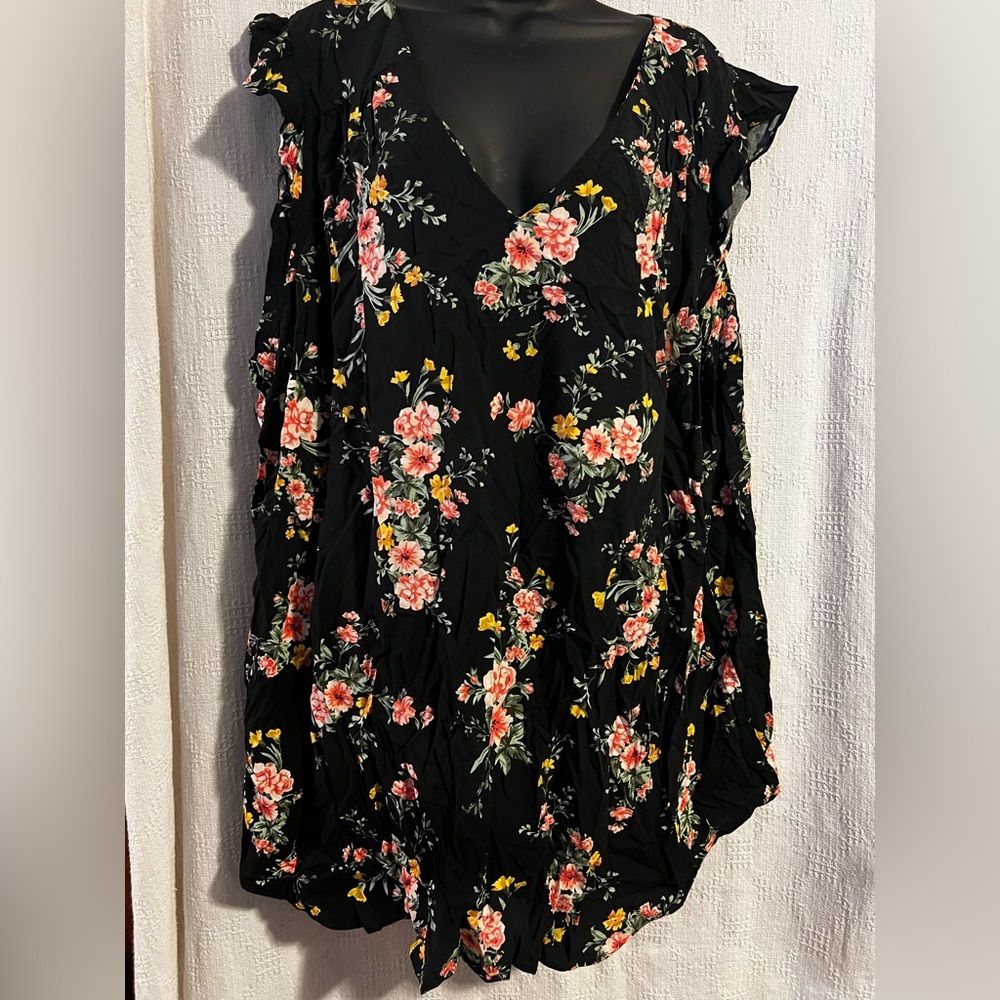Old Navy Black Floral Plus Top